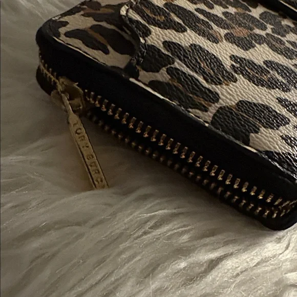 Tory Burch Leopard Print Long Wallet - Picture 3 of 12